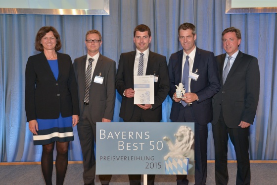 Stefan Vitzithum nimmt die Ehrung Bayerns Best 50 stolz entgegen.